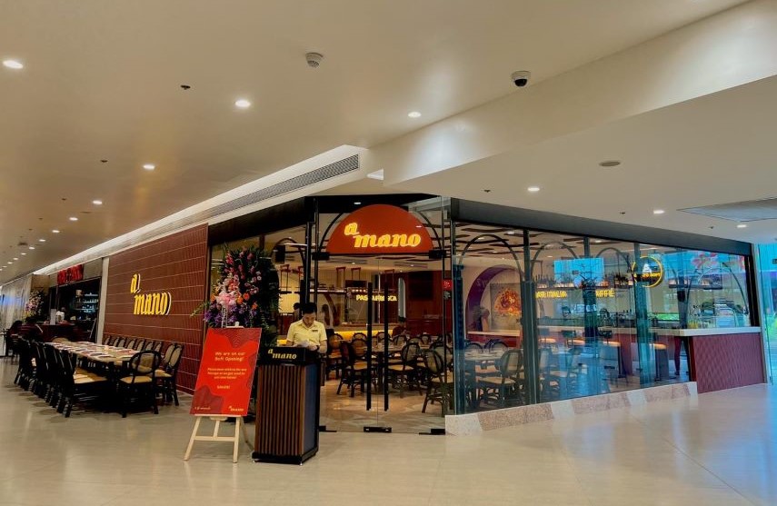 Award-winning Italian pizzeria a mano brings European flavors to Gateway Mall 2