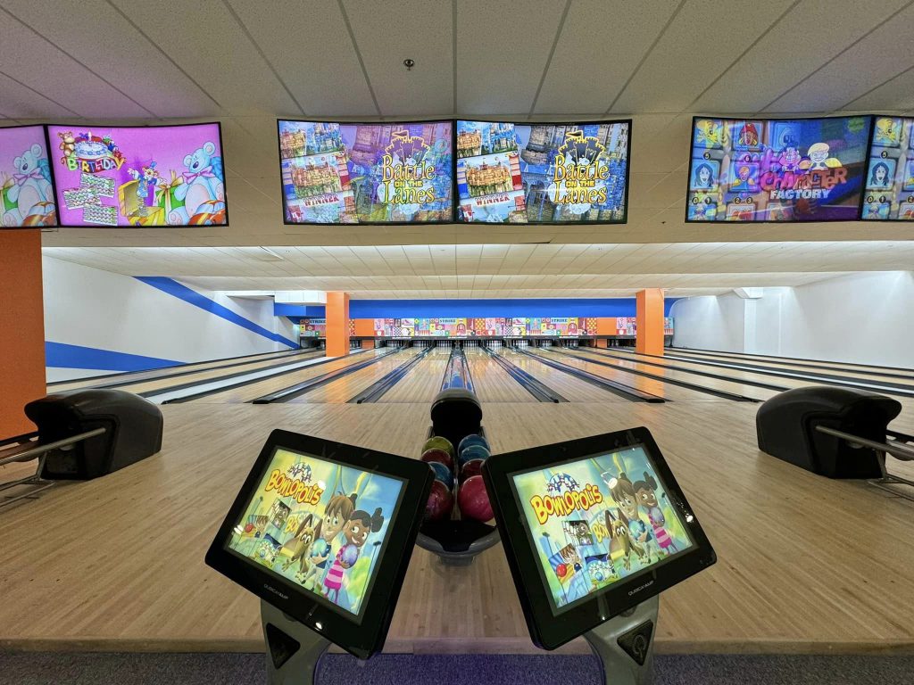 Bowling lanes at Paeng's Gateway Bowl located at Level 3, Gateway Mall 2, Araneta City.